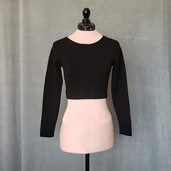 Club Monaco Black Knit Cropped Top With Back Zipper Accent - Picture 7 of 10